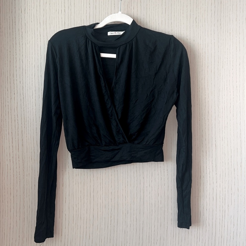 Black Cross Cut Crop Top